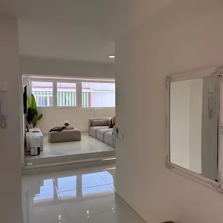 The Penthouse, Center Διαμέρισμα *