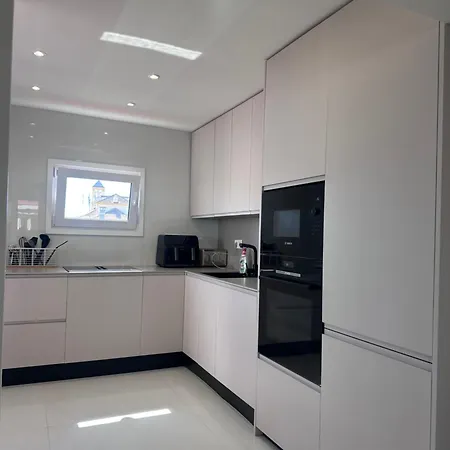 The Penthouse, Center * Μαρμπέλλα