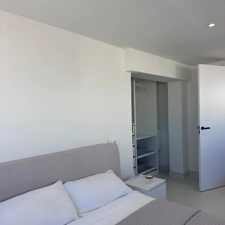The Penthouse, Center Διαμέρισμα Μαρμπέλλα